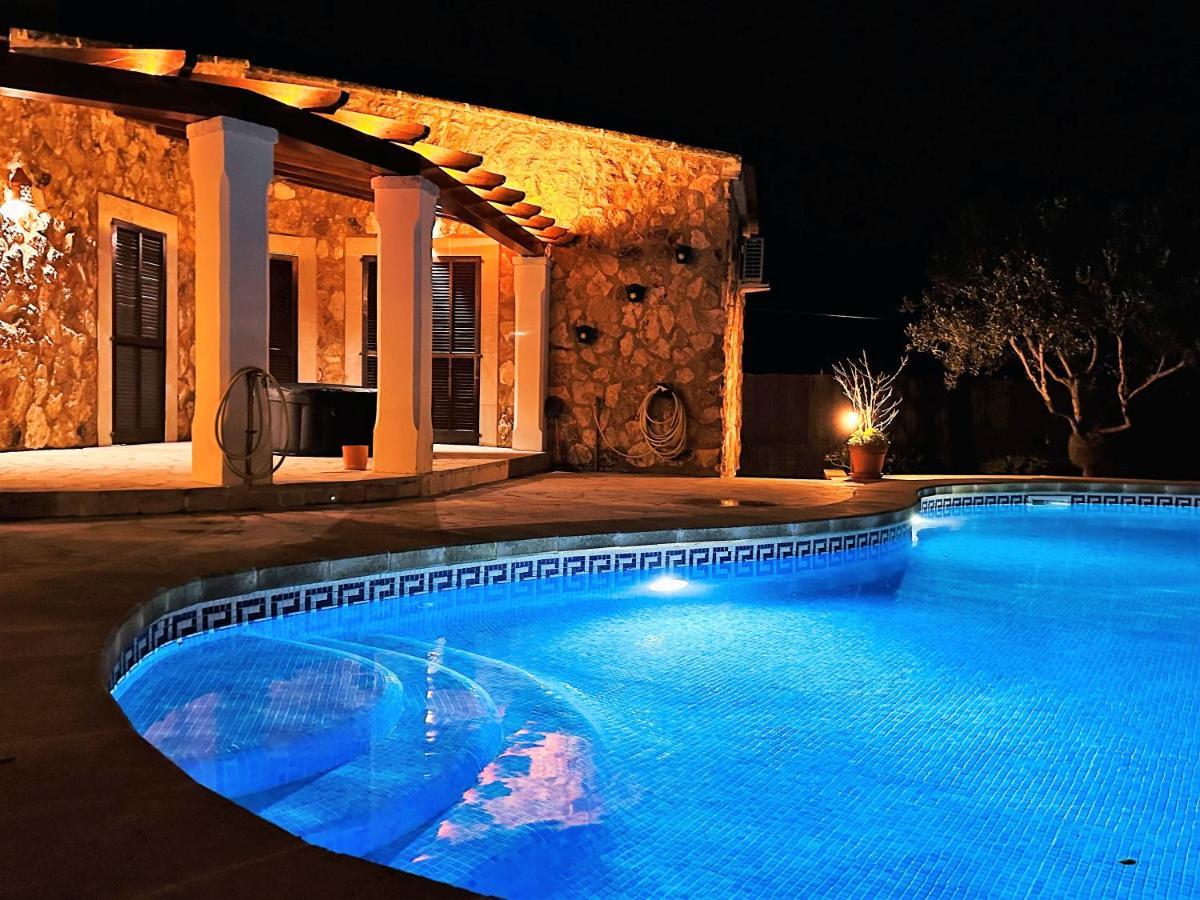 Villa Sanchez In Strandnaehe Mit Pool, Jacuzzi, Klima, Wifi, Gas Bbq Santanyi Exterior photo