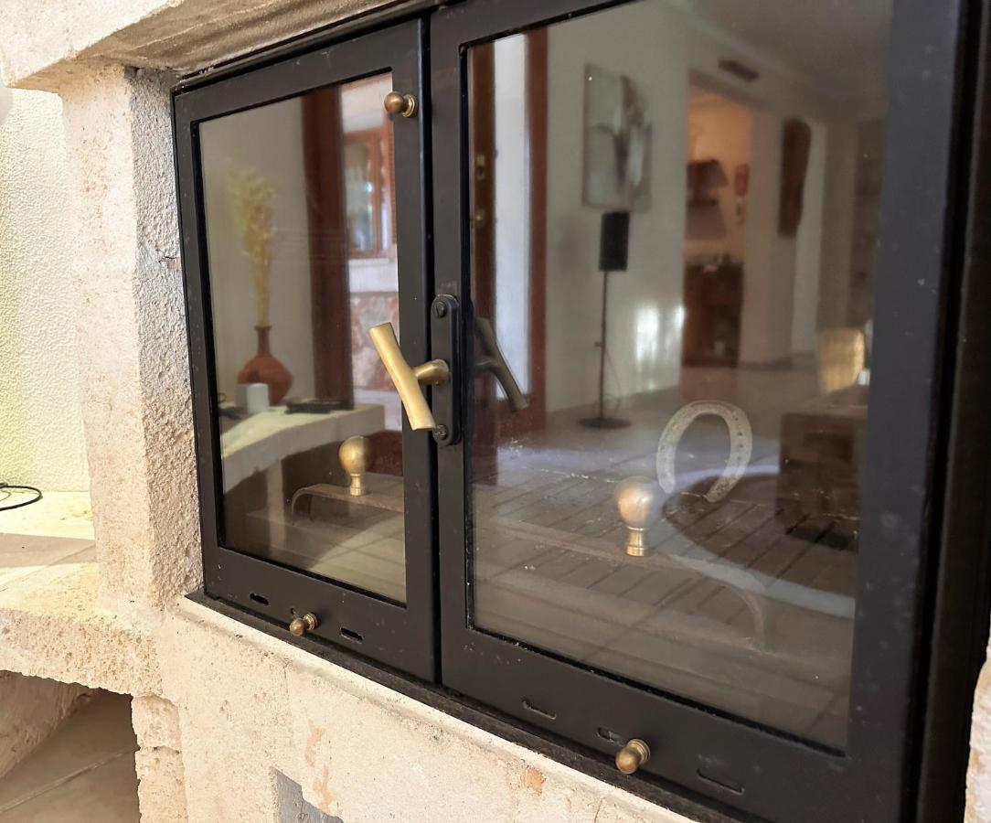 Villa Sanchez In Strandnaehe Mit Pool, Jacuzzi, Klima, Wifi, Gas Bbq Santanyi Exterior photo